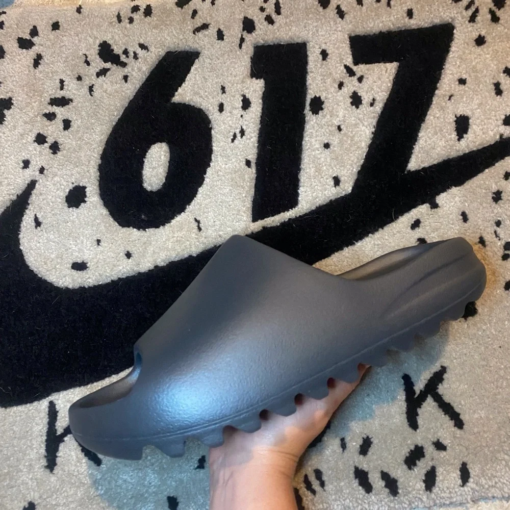 Adidas Yeezy Slide Onyx ⚫️ - foam rnr yzy 350 - Picture 1 of 1